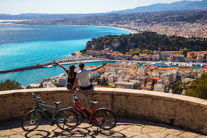 A beautiful escape on an electric bike - Les Musées de La Citadelle and the 1552 castle stop