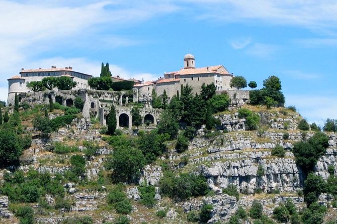 Cannes, Grasse, Gourdon, & Saint-Paul-de-Vence /Day Trip - Saint-Paul-de-Vence: One Hour in the Art-Spotting Zone