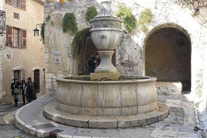 Countryside Tour - Provence villages without the car stress from Nice