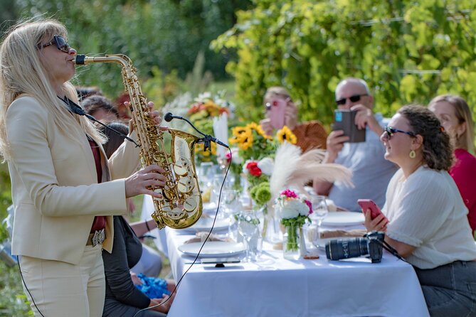 Dinner in the Vineyard French Riviera - Wine Tasting and Masterclass: How the Evening Builds