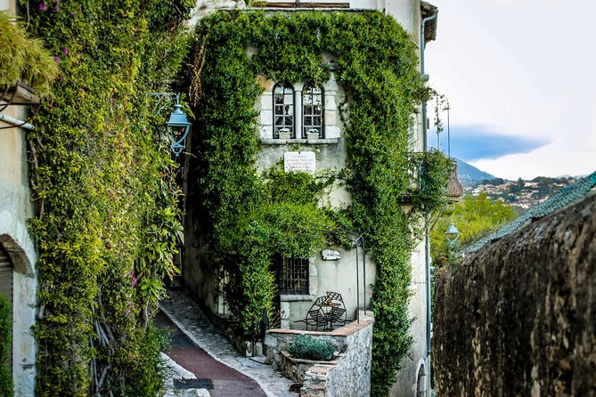 Eze & Saint-Paul de Vence Private Half-Day Tour - La Colombe d’Or: why Picasso, Matisse, and Chagall matter here