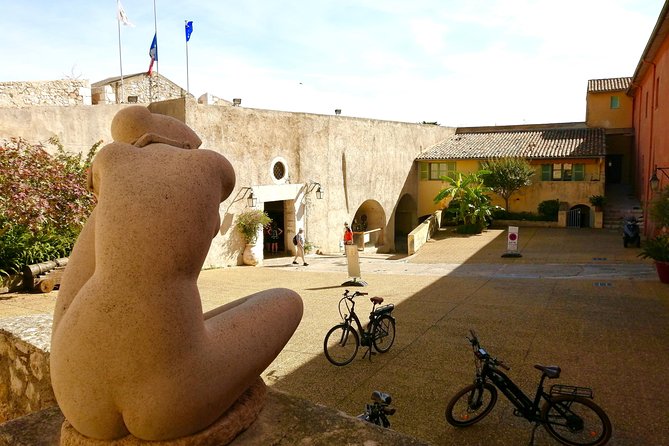 Fantastic Villefranche's Bay & Cape - E-Bike Tour from Nice - Stop 3: Les Musées de La Citadelle and the sea wall feel