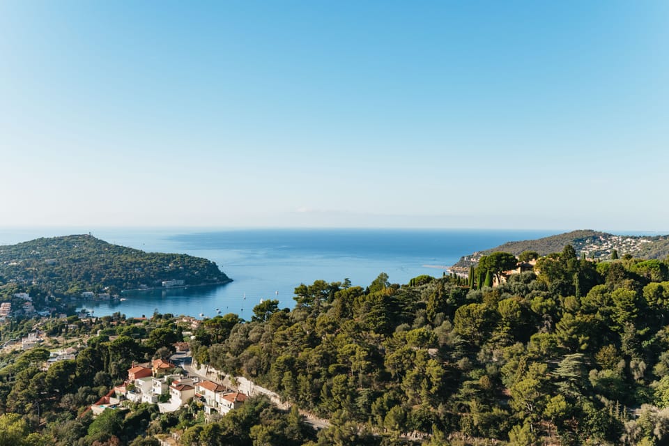 From Nice: Eze, Monaco, & Monte-Carlo Half-Day Trip - Casino Square and Café de Paris: seeing Monaco’s show in one glance