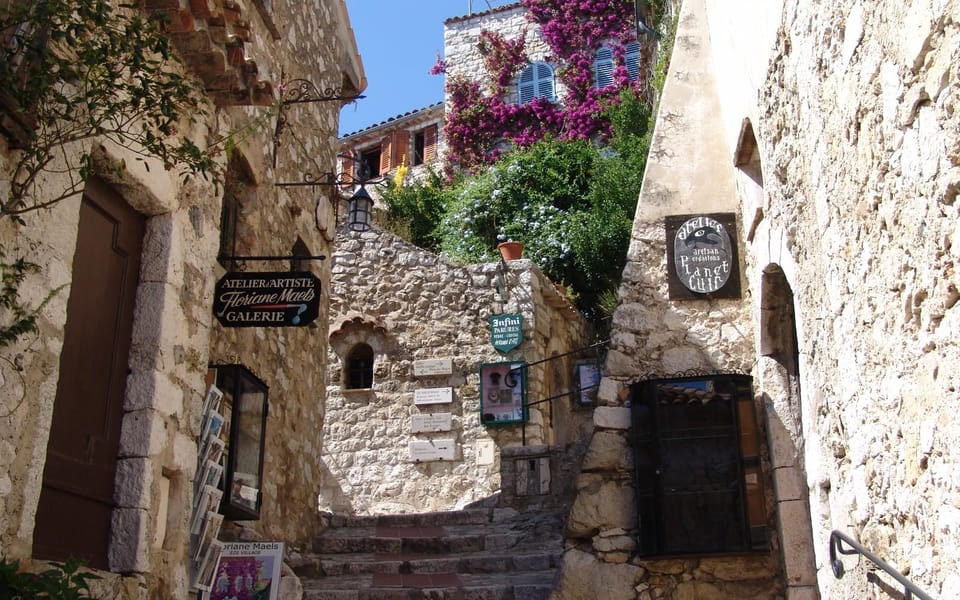 From Nice: Monaco, Monte-Carlo and Eze Village Guided Tour - Guides make the difference: pick the energy that fits you