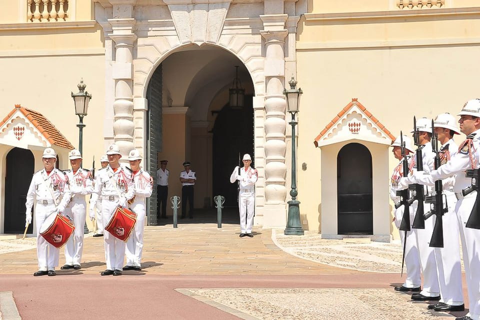 Full-Day Small Group Tour to Monaco and Eze - Monaco’s Le Rocher: Old Town Views, Palace Area, and the Cathedral