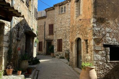 Full day tour Medieval Villages Grasse Gourdon Tourettes St Paul - Gourdon: a fortress on a strategic ridge with big “watch the world” views