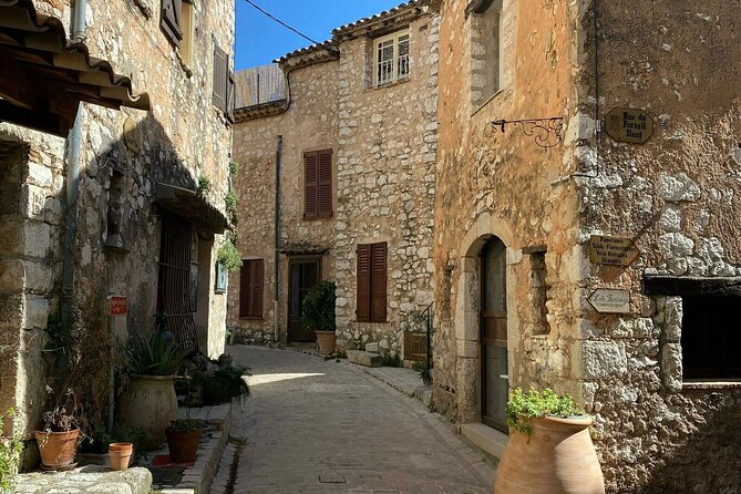 Full day tour Medieval Villages Grasse Gourdon Tourettes St Paul - Gourdon: a fortress on a strategic ridge with big “watch the world” views