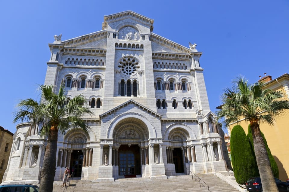 Half Day Trip from Nice to Monaco MC with Guided Walk - Ocea­no­graphic Museum: seeing the icon even if entry isn’t included