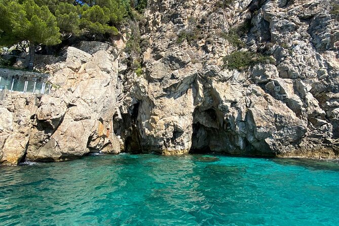Nautical excursion - Nice-Monaco 2H30 - Eze and Mala Bay: the cave-and-cliff swim moment