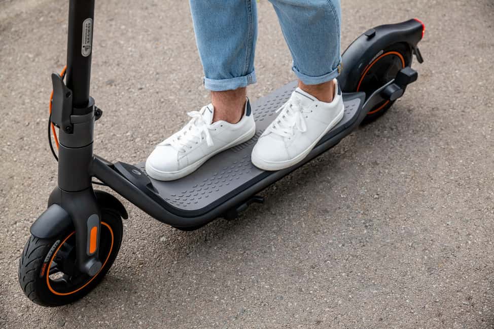 Nice: 1h30 E-scooter highlights tour - End on the Promenade: the #IloveNice finish
