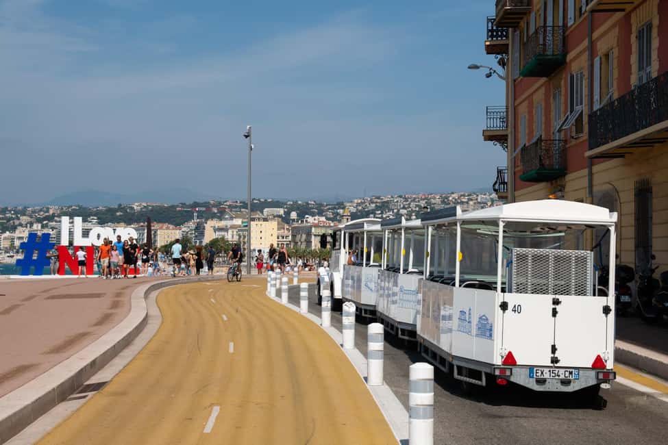 Nice: A gentle ride on a little electric train with a panoramic view - Audio in 8 languages: how the narration improves the ride