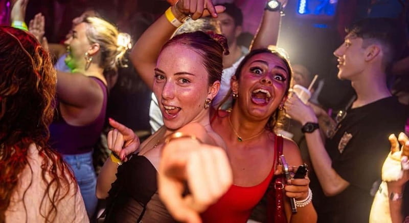 Nice: Bar/Pub Crawl with Free Shots and VIP Entry - Who Should Book This Crawl in Nice