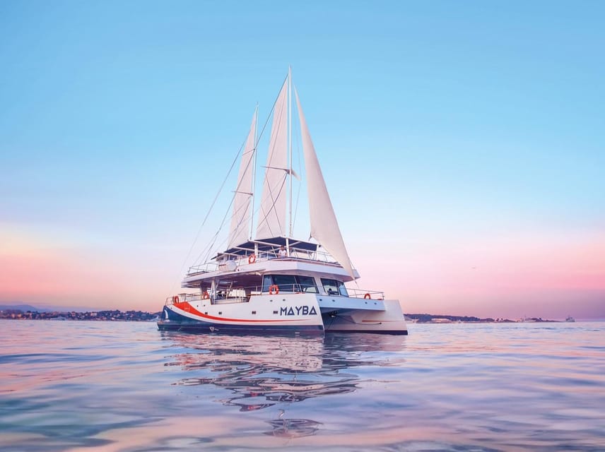 Nice : Dinner at Sea on a Maxi Catamaran - Villefranche, Cap Ferrat - Maxi Catamaran Mayba: the boat and crew setup that makes it feel easy