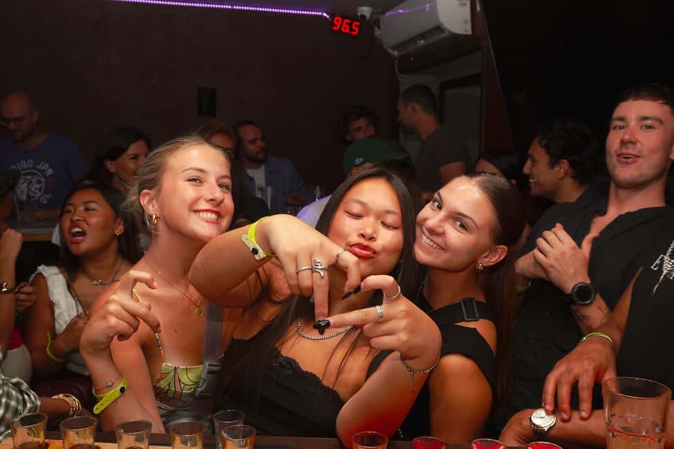 Nice: Party Bar Crawl with Club VIP, 6 Shots, and Games - Key things that make Beer&Dash work in Nice