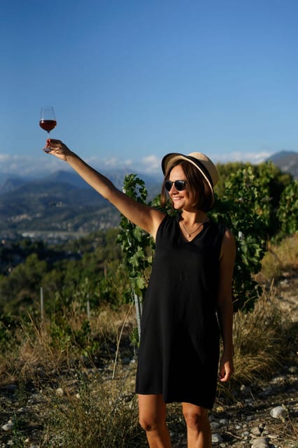 Nice: Vineyard Tour with Wine Tasting - The 1-hour vineyard walk: seeing Bellet grapes at work