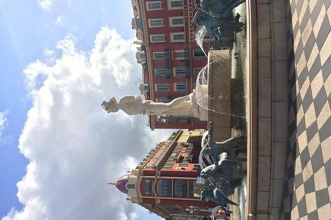 Original Nice city tour ( pedicab-vélo taxi) - The cathedrals: Saint-Nicolas for atmosphere, Sainte-Réparate for presence