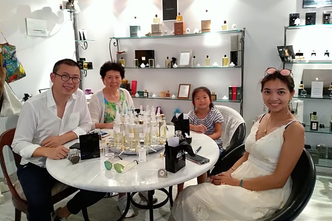 Perfume Workshop - From Perfume Basics to the Story Behind the Bottle