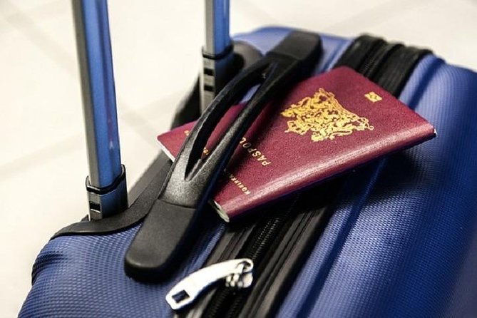 Private Arrival Transfer: Nice Airport to Hotel - Timing hiccups: flight delays happen, and the best part is how the service handles them