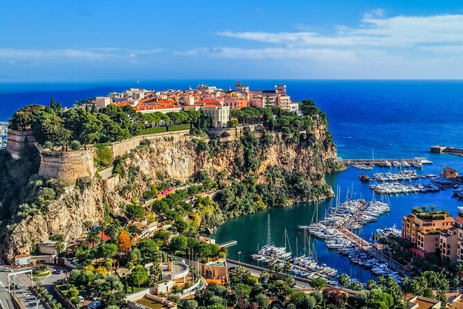 PRIVATE TOUR: departure of cruises: Eze, Monaco, Monte Carlo - Mount Boron: the view that reaches toward Italy
