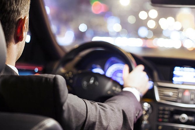 Private Transfer from Nice Airport to Nice hotels - Nice Airport Pickup: The sign-and-suitcase advantage