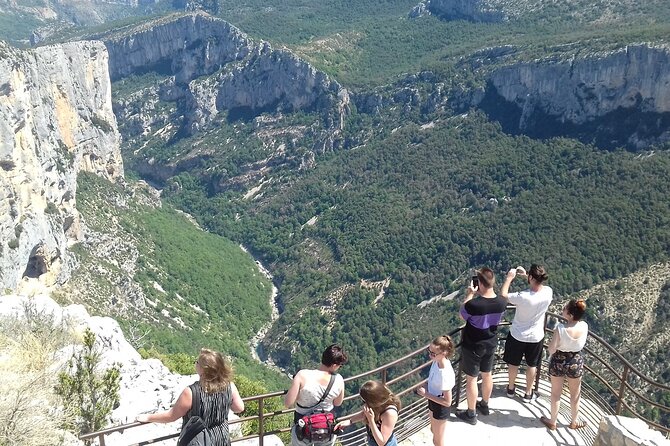 The Grand Canyon of Europe and Its Lavender Fields Small group - Guides and pacing: what the best versions of this day feel like