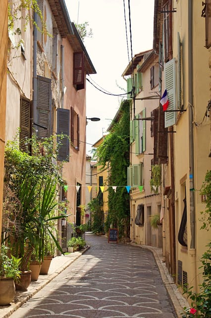 Visit Saint Paul de Vence, Antibes, and Cannes: 7-Hour Tour - Who should book this Antibes–Cannes–Saint-Paul-de-Vence tour?